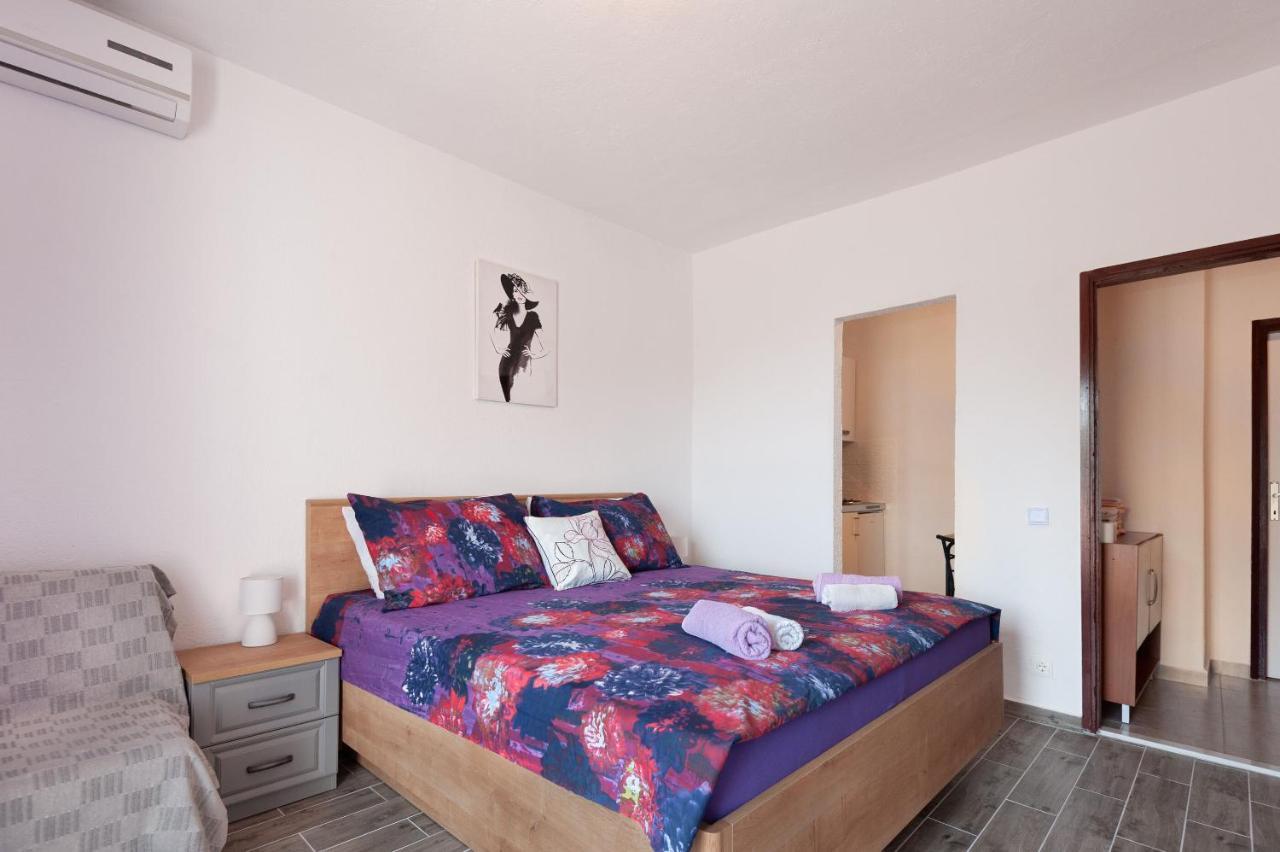Apartments Lile Brela Luaran gambar