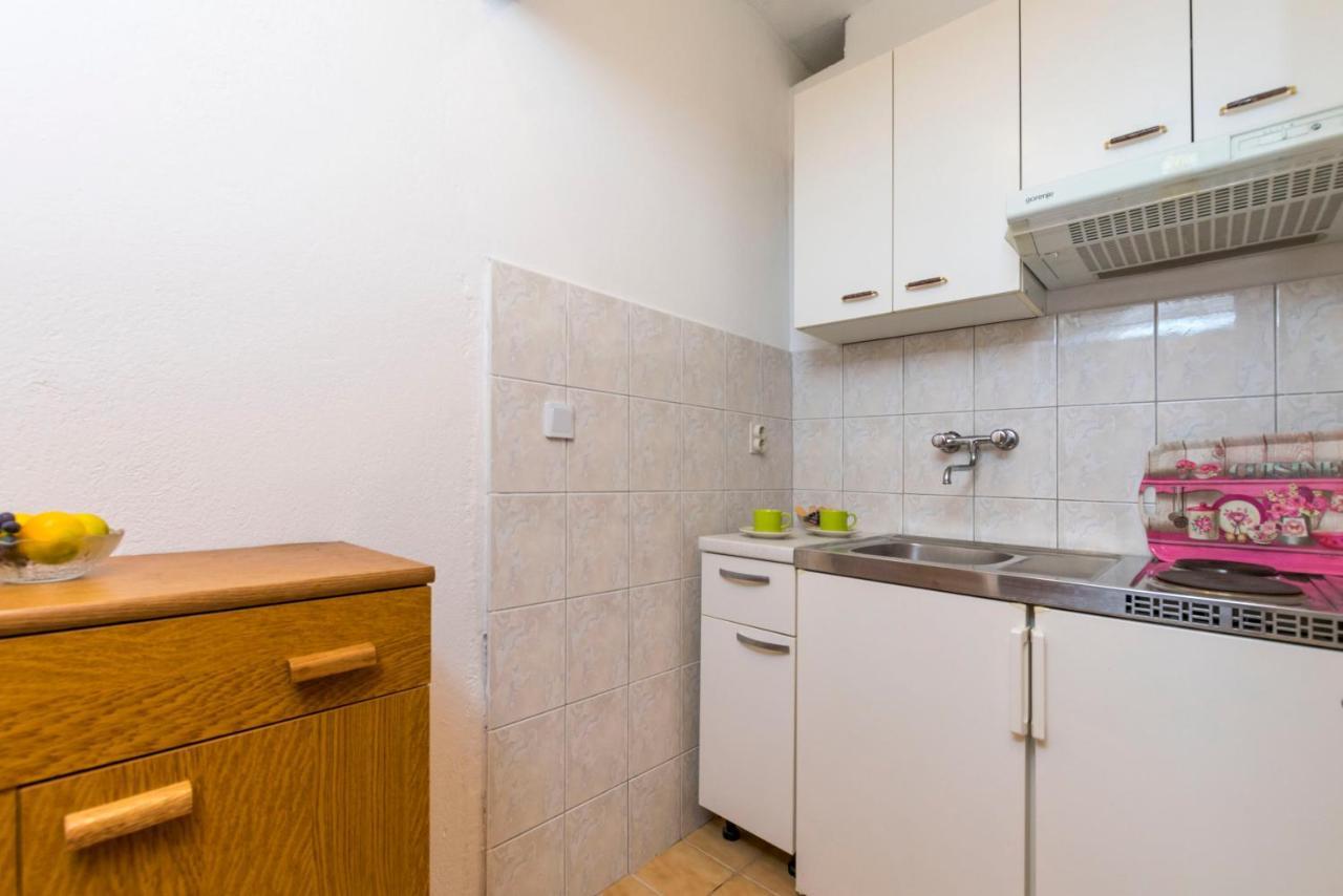 Apartments Lile Brela Luaran gambar